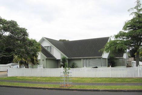 Photo of property in 152 Walter Strevens Drive, Conifer Grove, Takanini, 2112