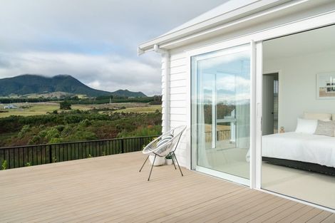 Photo of property in 51 Botanical Heights Drive, Waipahihi, Taupo, 3330