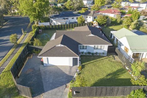 Photo of property in 1 Celina Place, Browns Bay, Auckland, 0630