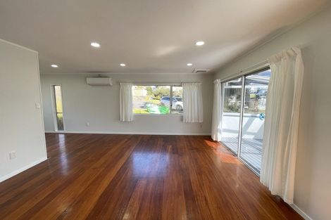 Photo of property in 19 Lancelot Place, Glenfield, Auckland, 0629