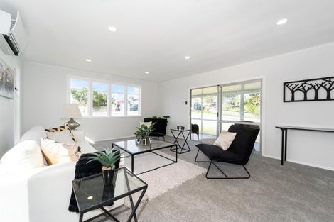 Photo of property in 37 View Road, Henderson, Auckland, 0612