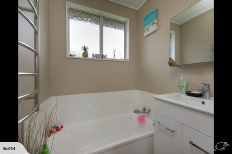 Photo of property in 44 Glamis Avenue, Bell Block, New Plymouth, 4312