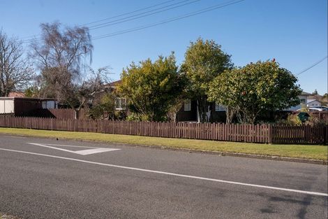 Photo of property in 40 Kawaha Point Road, Fairy Springs, Rotorua, 3015
