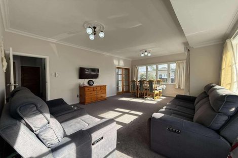 Photo of property in 353 Waiwhetu Road, Fairfield, Lower Hutt, 5011