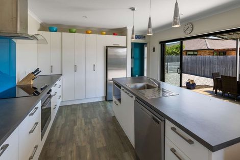 Photo of property in 28 Poynter Place, Tawhero, Whanganui, 4501