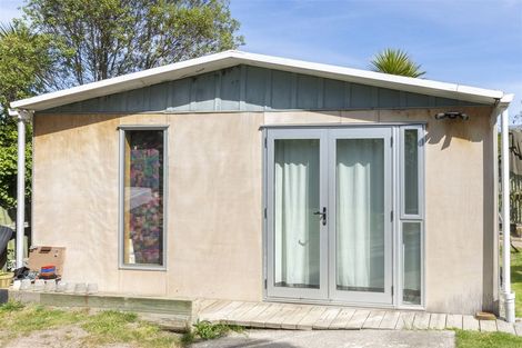 Photo of property in 11 Bridge Street, Waikuku Beach, 7473