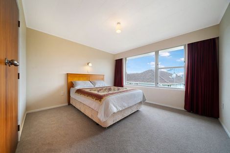 Photo of property in 2/7 Windermere Crescent, Blockhouse Bay, Auckland, 0600