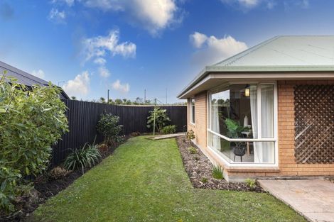 Photo of property in 1/131 Prestons Road, Redwood, Christchurch, 8051