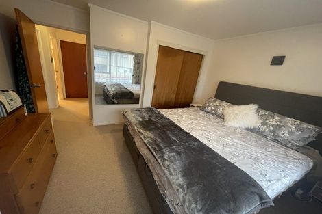 Photo of property in 2/20 Sartors Avenue, Northcross, Auckland, 0630