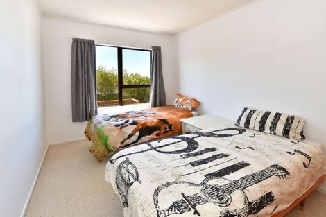 Photo of property in 23b Holiday Road, Stanmore Bay, Whangaparaoa, 0932