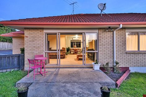 Photo of property in 22 Carisbrook Crescent, Papakura, 2110