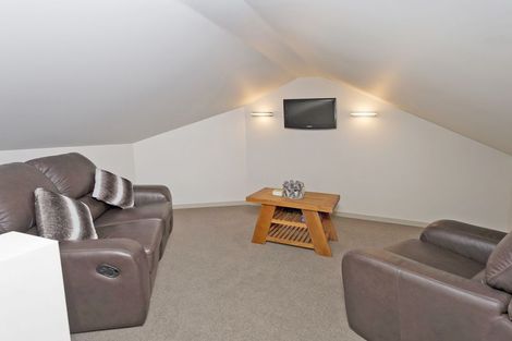 Photo of property in 38 Winston Avenue, Hokowhitu, Palmerston North, 4410