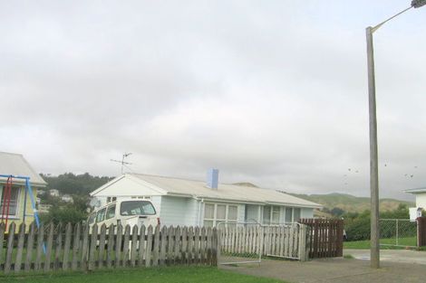 Photo of property in 9 Beauzami Crescent, Ascot Park, Porirua, 5024