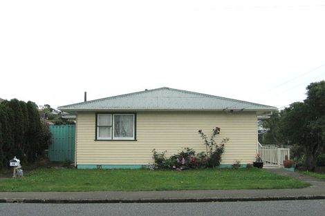 Photo of property in 25 Oswald Crescent, Paparangi, Wellington, 6037