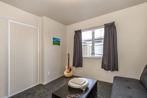Photo of property in 2/4 Morrison Avenue, Northcote, Christchurch, 8052