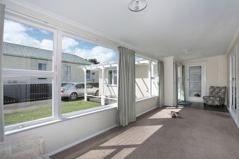 Photo of property in 21 Oxford Street, Marton, 4710