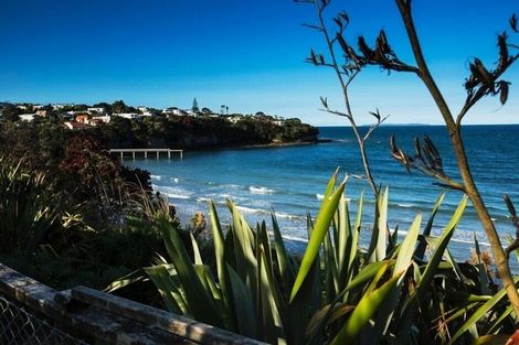 Photo of property in 23a Bournemouth Terrace, Murrays Bay, Auckland, 0630