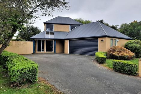 Photo of property in 32 Huntingdon Place, Avonhead, Christchurch, 8042