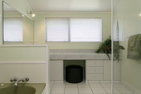 Photo of property in 25 Harvey Street, Waipahihi, Taupo, 3330