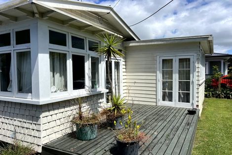 Photo of property in 17 Challinor Crescent, Mount Albert, Auckland, 1025