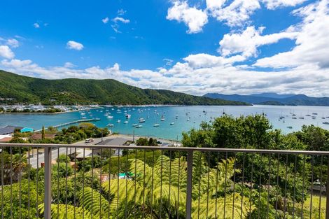 Photo of property in 324-328 Waikawa Road, Waikawa, Picton, 7220