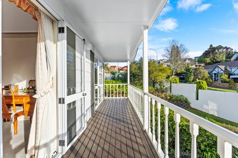 Photo of property in 2 Ravenstone Place, Chatswood, Auckland, 0626