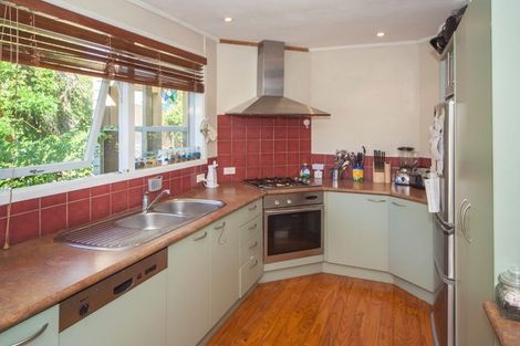 Photo of property in 41 Taipari Road, Te Atatu Peninsula, Auckland, 0610