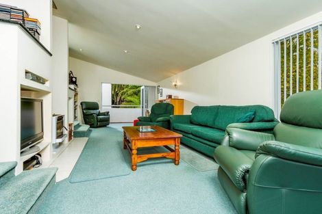 Photo of property in 4 Whitby Crescent, Mairangi Bay, Auckland, 0630