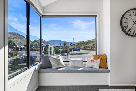 Photo of property in 37 Jack Hanley Drive, Jacks Point, Queenstown, 9371