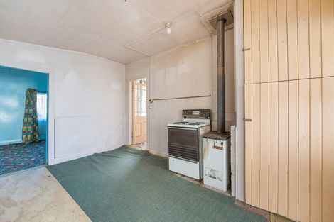 Photo of property in 23 Falstaff Street, Stratford, 4332