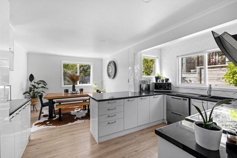 Photo of property in 43 Sutherland Road, Brookfield, Tauranga, 3110