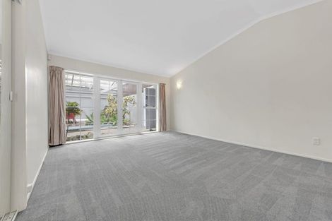 Photo of property in 1 Pakuranga Road, Pakuranga, Auckland, 2010