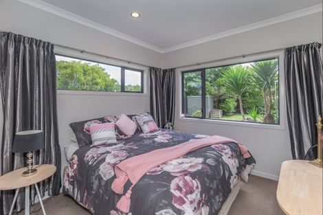 Photo of property in 36 Saint Laurent Way, Ohau, Levin, 5570