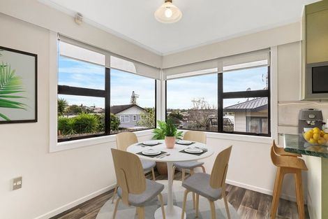 Photo of property in 120 Gossamer Drive, Pakuranga Heights, Auckland, 2010