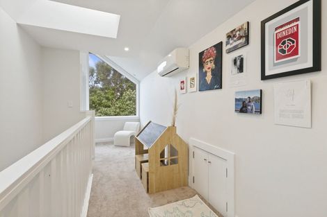 Photo of property in 10 Inglis Street, Seatoun, Wellington, 6022