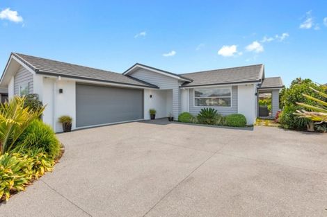 Photo of property in 17 Drabble Crescent, Papamoa Beach, Papamoa, 3118