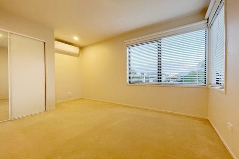 Photo of property in 1 Reg Pearce Way, Glen Innes, Auckland, 1072
