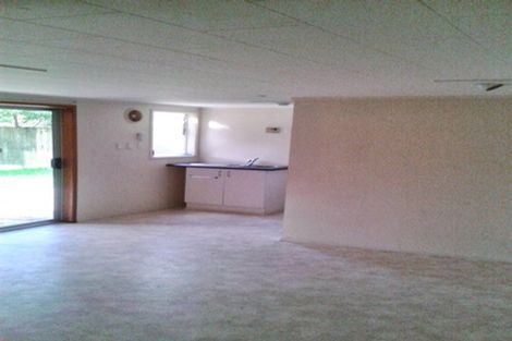 Photo of property in 2/15 Aorangi Place, Birkenhead, Auckland, 0626