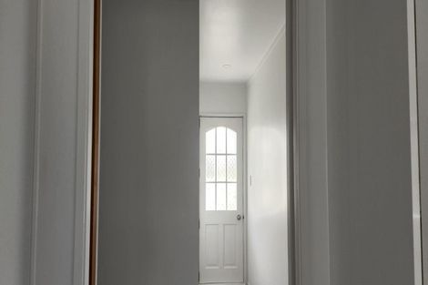 Photo of property in 6 Bolton Street, Blockhouse Bay, Auckland, 0600