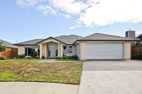 Photo of property in 12 Allgood Place, Rototuna North, Hamilton, 3210