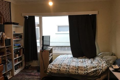 Photo of property in 11 Edge Hill, Mount Victoria, Wellington, 6011