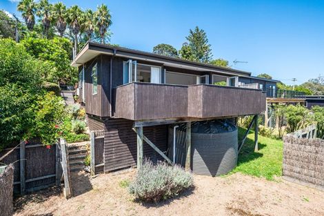 Photo of property in 27 Ocean Road, Surfdale, Waiheke Island, 1081