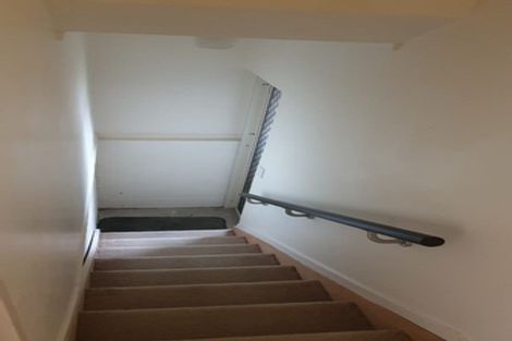 Photo of property in 2/34 Howard Road, Northcote, Auckland, 0627