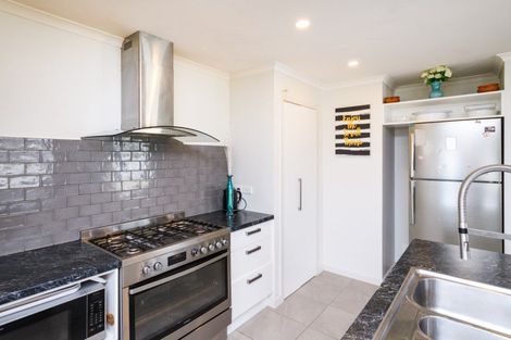 Photo of property in 12 Gibraltar Way, Fitzherbert, Palmerston North, 4410