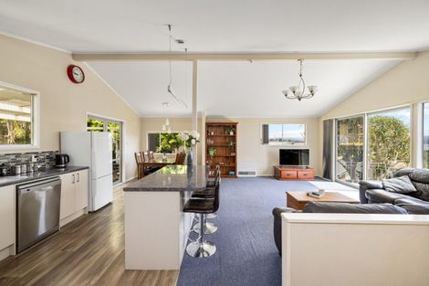 Photo of property in 348 Ngatai Road, Bellevue, Tauranga, 3110