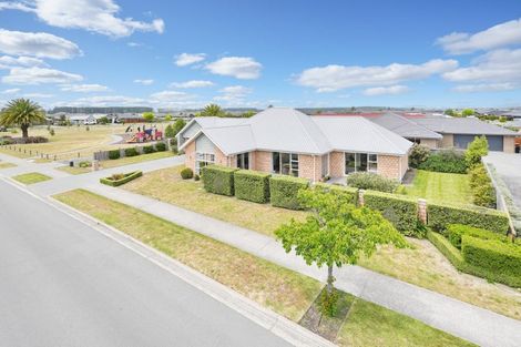 Photo of property in 32 Sovereign Boulevard, Kaiapoi, 7630