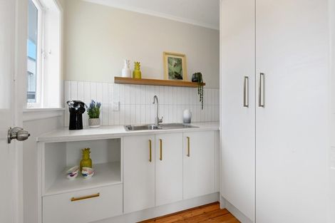 Photo of property in 13 Stokes Avenue, Te Atatu Peninsula, Auckland, 0610