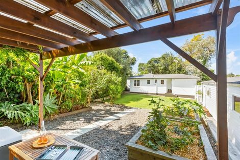 Photo of property in 9 Paewai Road, Glen Eden, Auckland, 0602