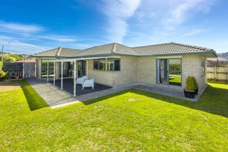 Photo of property in 12 Percy Kinsman Crescent, Riverstone Terraces, Upper Hutt, 5018