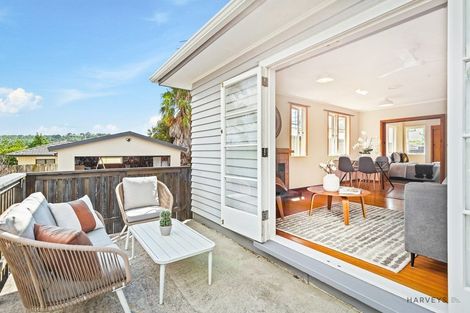 Photo of property in 2/32 Kamara Road, Glen Eden, Auckland, 0602